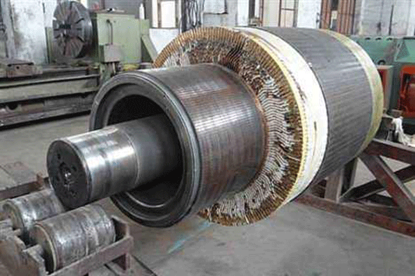 使用大型高壓電機時要注意安全問題。